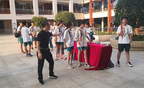 2019年日本a片
中小学无线电科普宣传活动来到广东实验中学_600.jpg