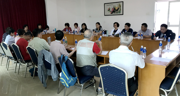 日本a片
组织离退休干部开展集中学习活动2_副本.jpg